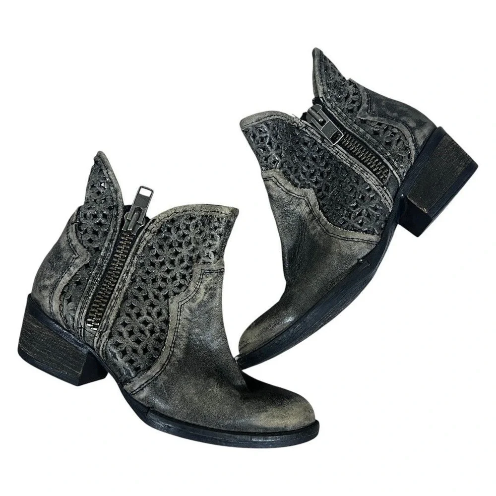 Circle G Distressed Laser Cut Floral Ankle Booties Grey Western Boho Size 8.5